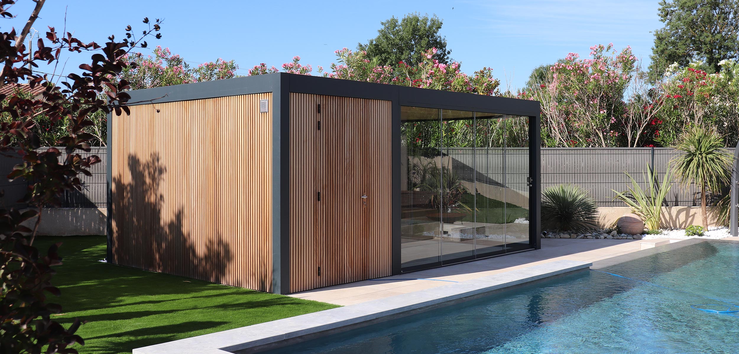 Photo de pool House par MGL Paysage